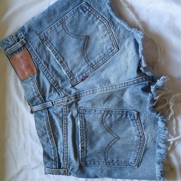 LEVI'S : BUTTON FLY JEAN SHORTS: SIZE 29 - Picture 5 of 7